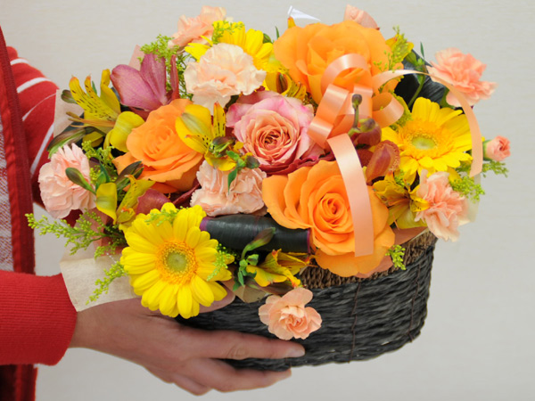 卒業祝いのプレゼントに花を 一輪や花束の値段予算は 色や花言葉のマナーとおすすめ
