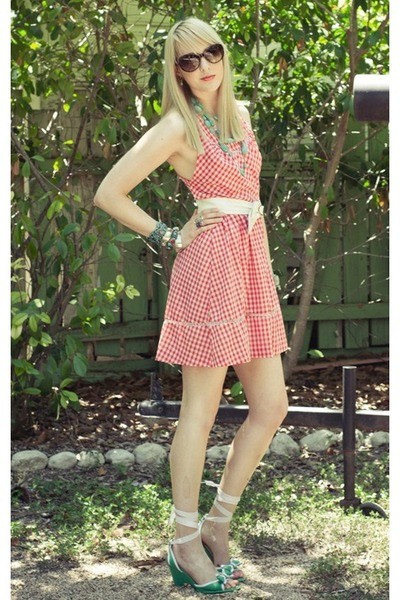 red-gingham-vintage-from-ebay-dress-turquoise-blue-forever21-necklace_400