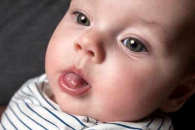 赤ちゃん 舌を出す 病気